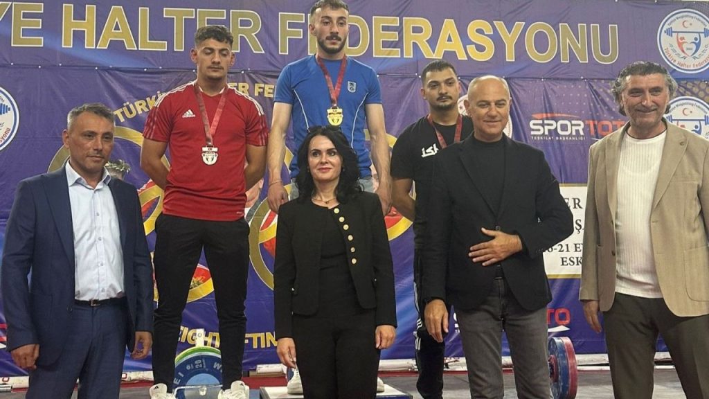 Gençler Kulüpler Türkiye Halter Şampiyonası’nda Sivaslı Sporcu Üstünlük Kurdu
