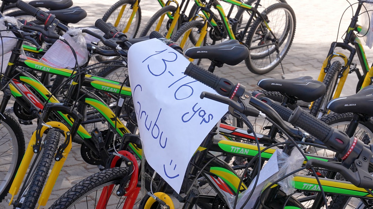 Depremzede Çocuklara 1000 Bisiklet Hediye Edildi