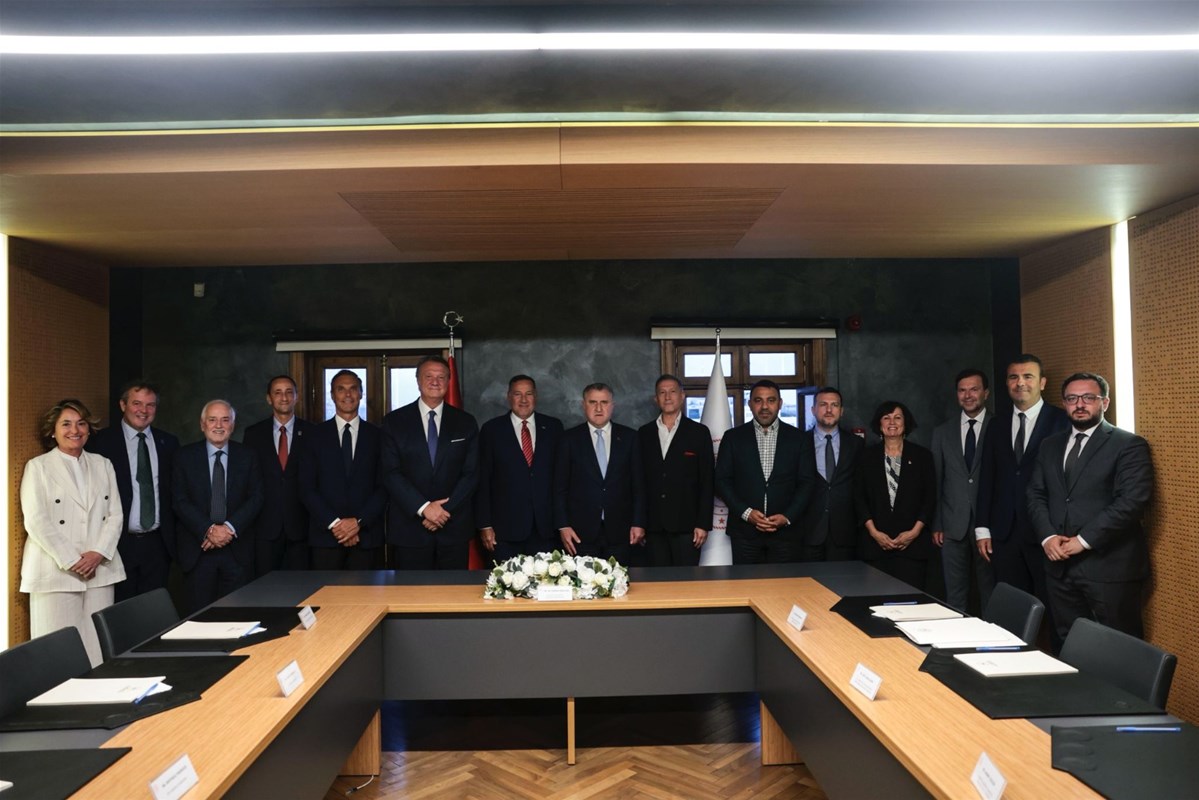 İstanbul’da Uluslararası Spor Zirvesi Gerçekleşti