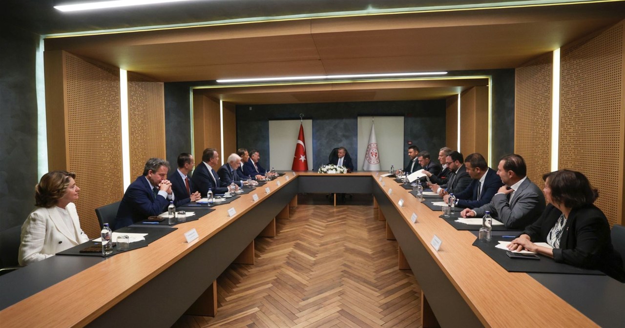 İstanbul’da Uluslararası Spor Zirvesi Gerçekleşti