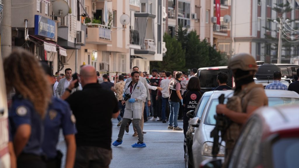 İzmir’deki Polis Merkezine Silahlı Saldırı Lanetlendi