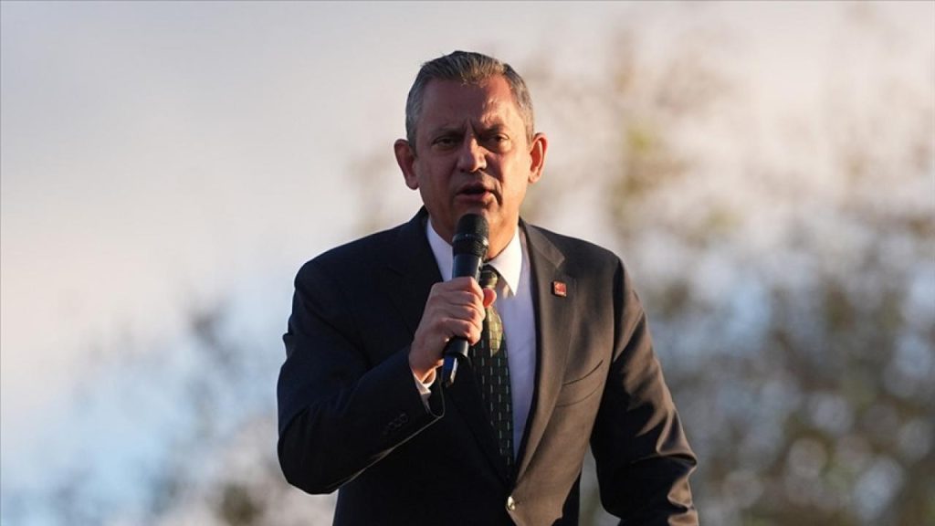 Özgür Özel, İmamoğlu ve Tutukluları Ziyaret Etti