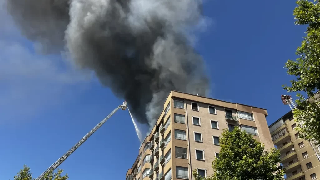 Tadilat sırasında çıkan yangın paniğe neden oldu