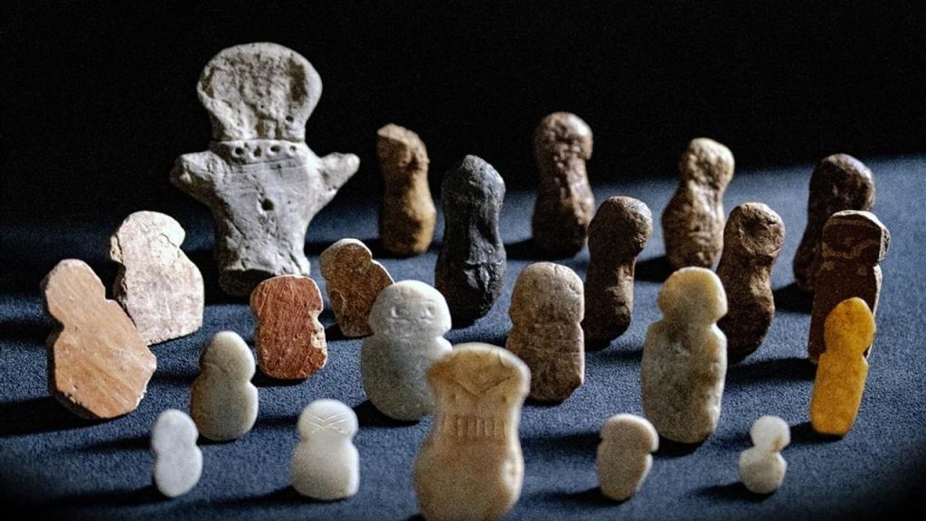 Tavşanlı Höyük’te 4.500 Yıllık İdoller ve Dini İzler Bulundu