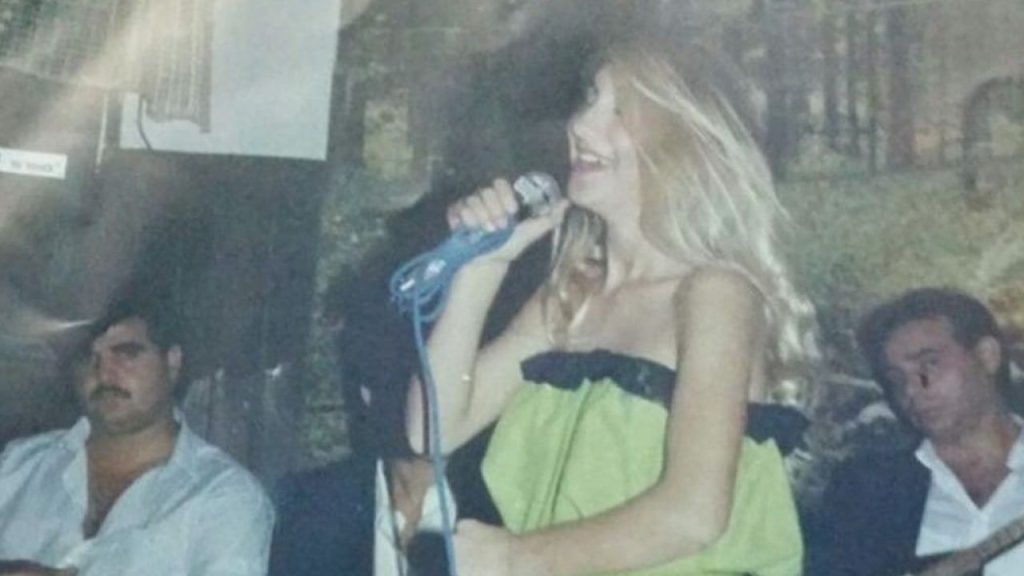 Türk arabesk ve fantezi müziğinin sevilen ismi Güllü’nün kariyeri ve hikâyeleri