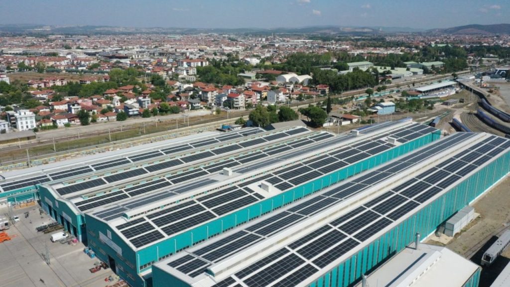 Ulaştırma Bakanı Uraloğlu, güneş enerjisi santraliyle yeşil dönüşüm sağladı