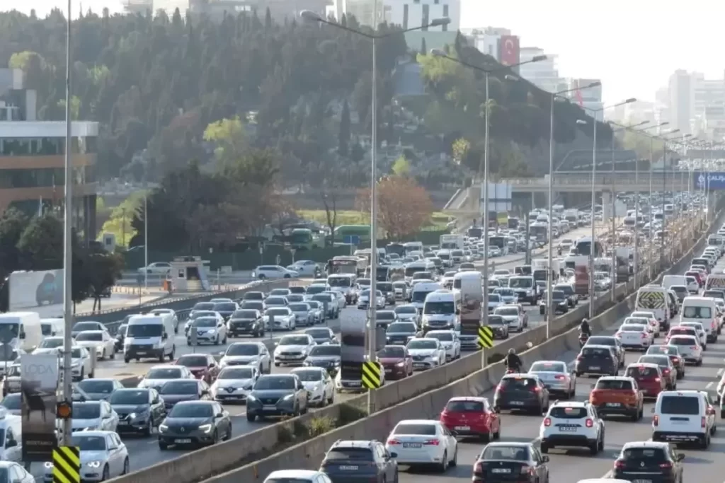 Akaryakıt Fiyatlarında Düşüşler Motorine Yansıdı