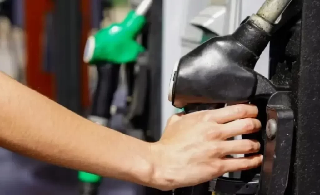 Akaryakıtta Öngörülen İndirimle Piyasa Hareketleniyor