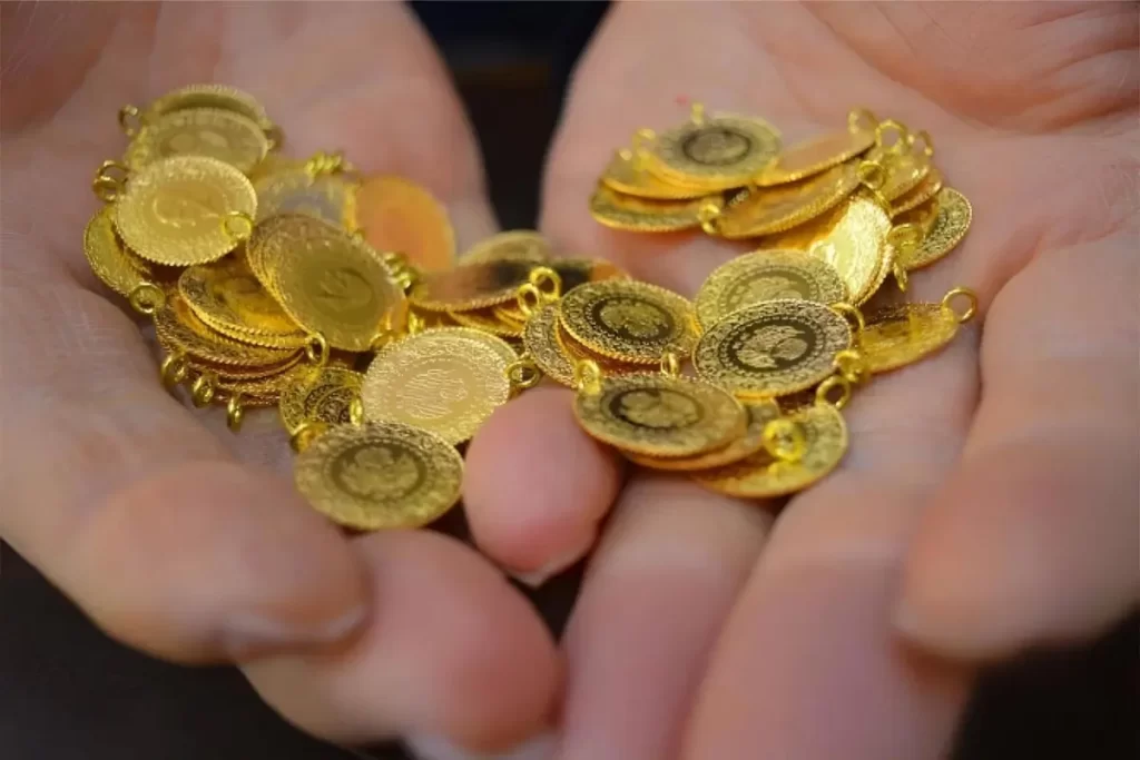 Altın Fiyatları Rekor Hızla Yükseliyor: Analiz ve Güncel Veriler