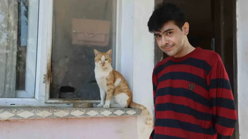 Depremzede anne ve oğlunun yeni yaşam mücadelesi dikkat çekiyor