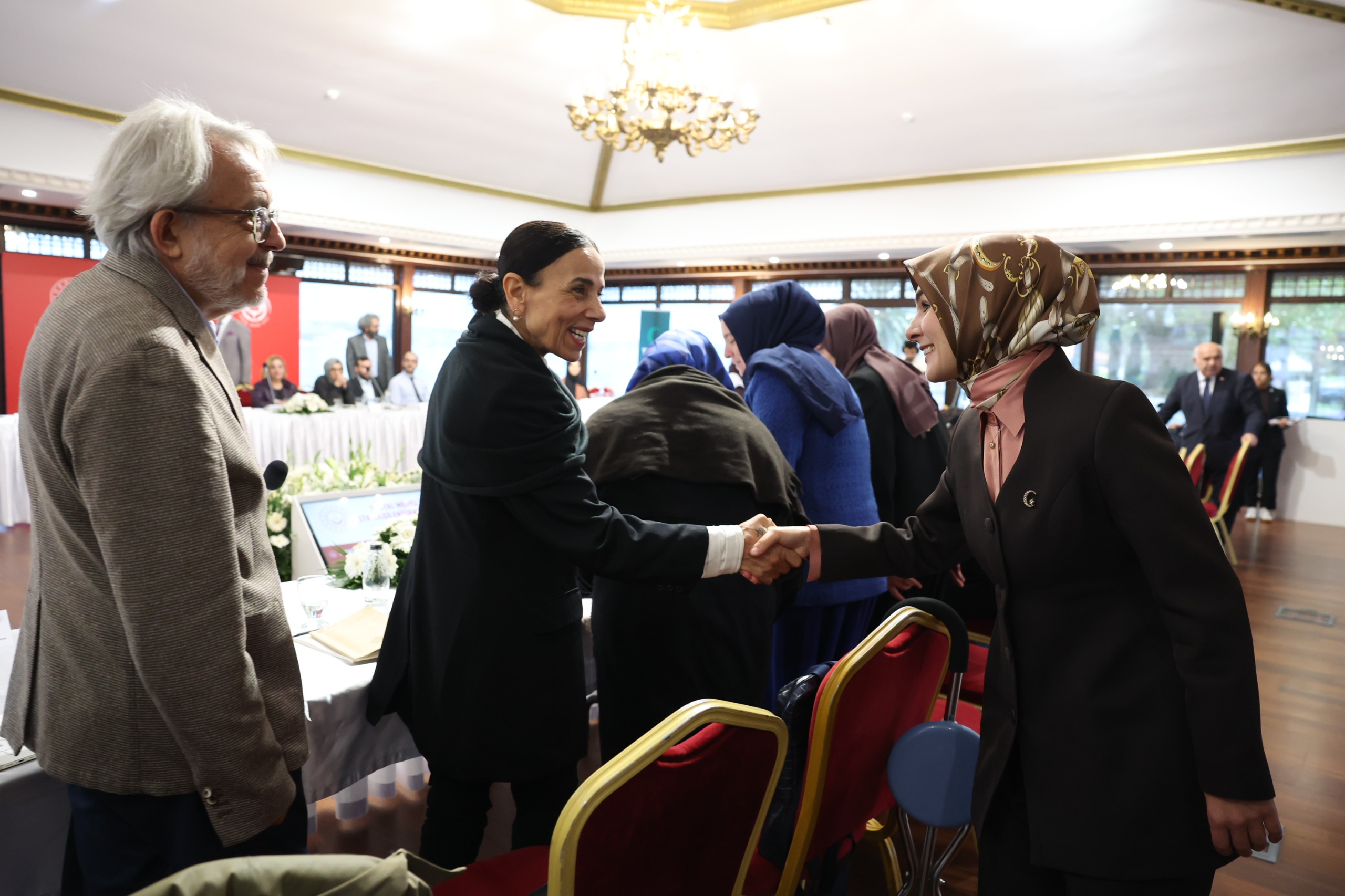 Sosyal Medya Sınırsızlığı Özgürlük Değil, Tehlike