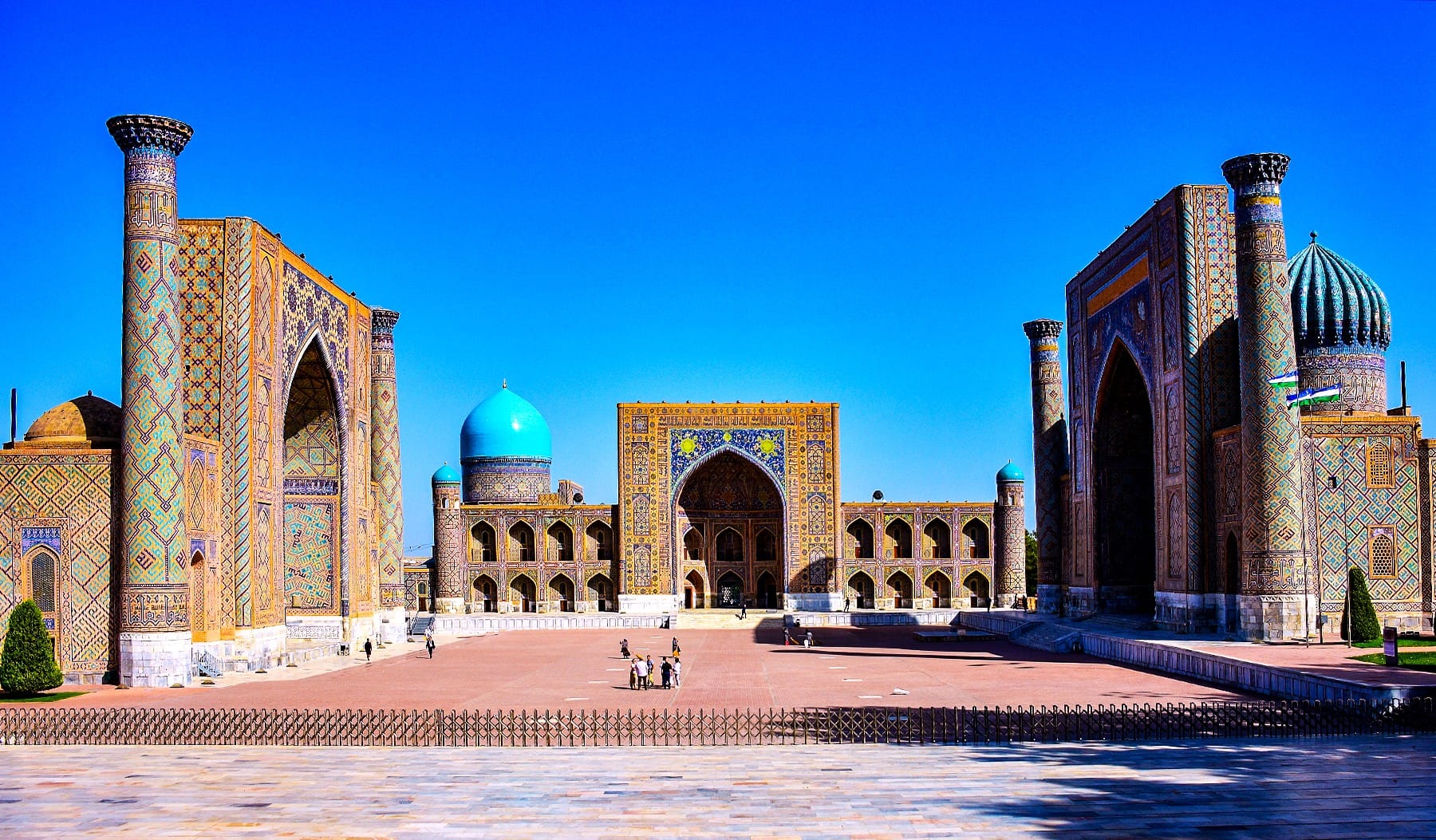 Aydın Aile Hekimleri Derneği Eğitim Şubesi'nin düzenlediği “Dünyanın Diğer Yarısı” fotoğraf sunumu ve söyleşisi, Aydın Eczacı Odası Konferans Salonu’nda gerçekleştirildi.