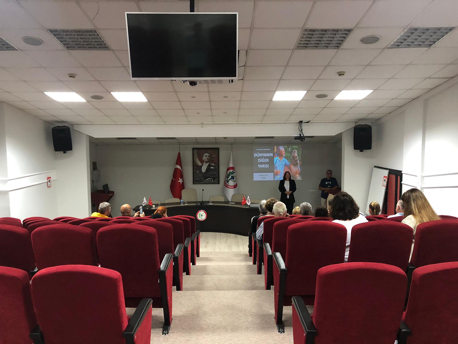 Dünyanın Diğer Yarısı Fotoğraf Sunumu Aydın’daki Sağlık Çalışanlarını Buluşturdu