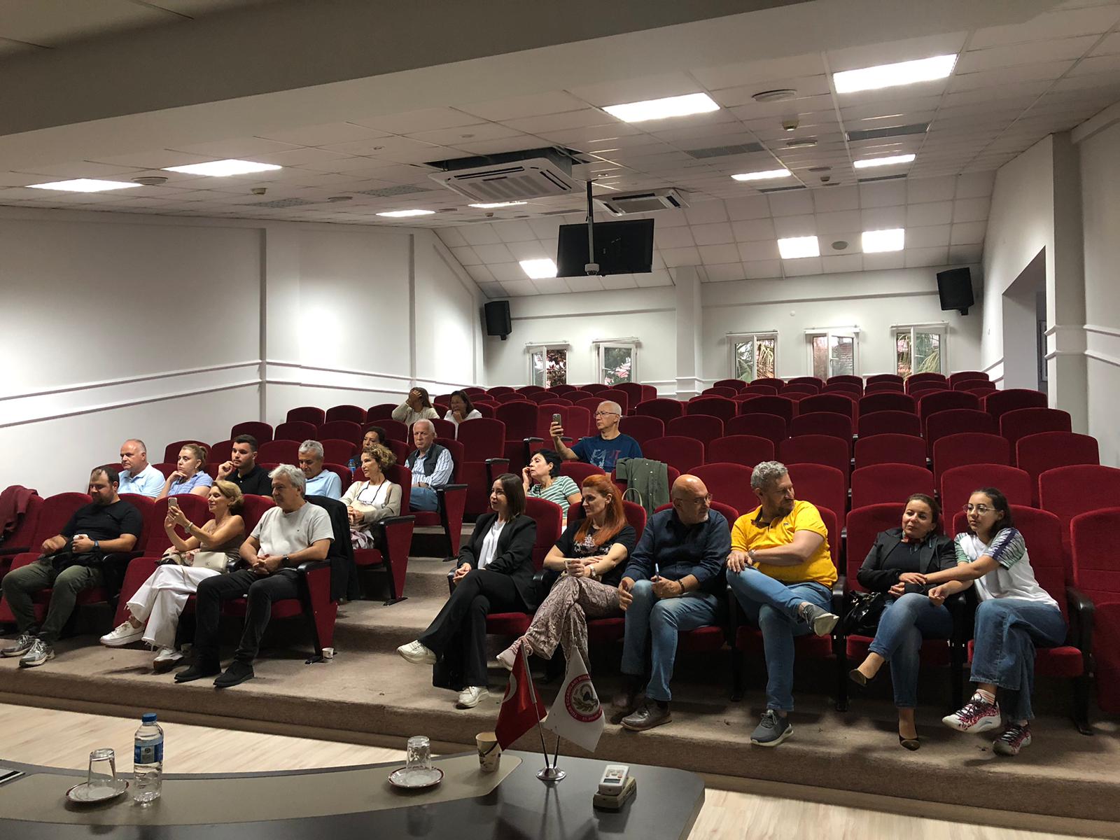 Dünyanın Diğer Yarısı Fotoğraf Sunumu Aydın’daki Sağlık Çalışanlarını Buluşturdu