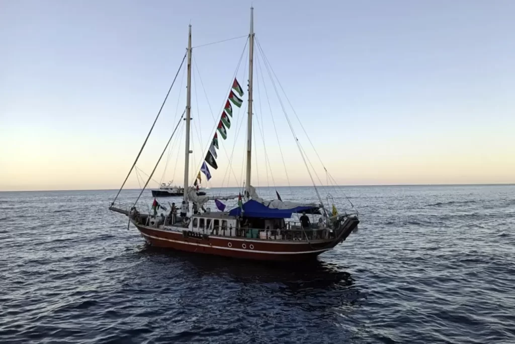 Gazze’ye Yaklaşan Sumud Filosu İsrail Deniz Kuvvetleri ile Karşı karşıya