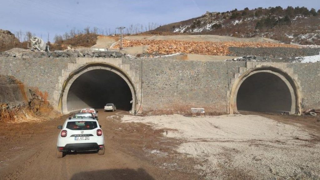 Geminbeli Tüneli’nde sona yaklaşılıyor, yıl sonunda tamamlanacak
