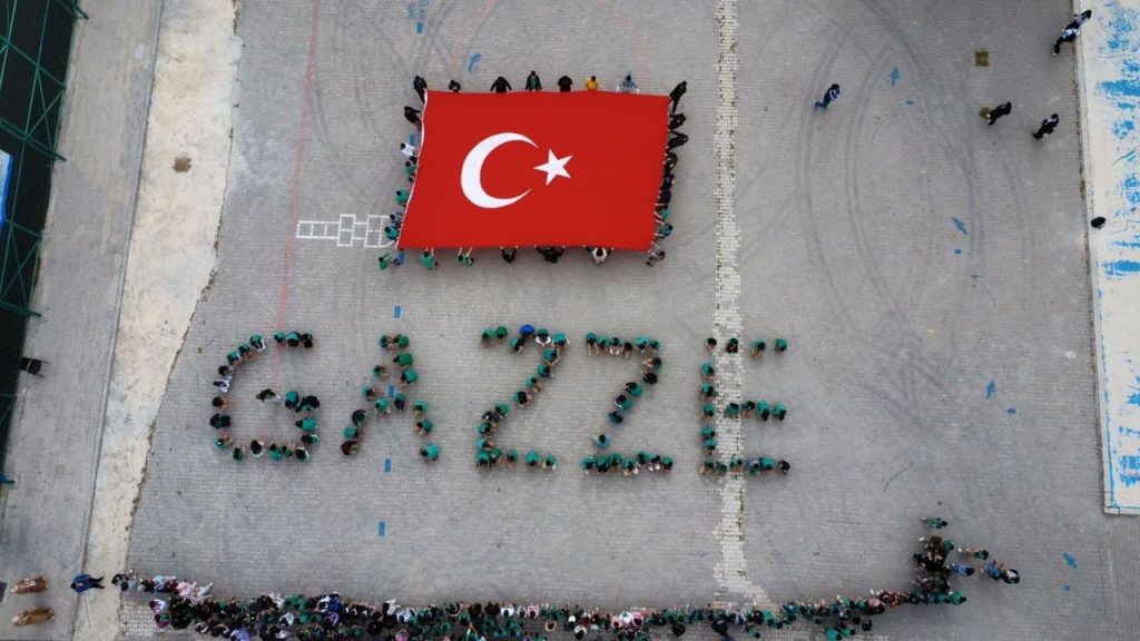 Gürün’de Öğrencilerden Filistinli Dostlarına Dayanışma Eylemi