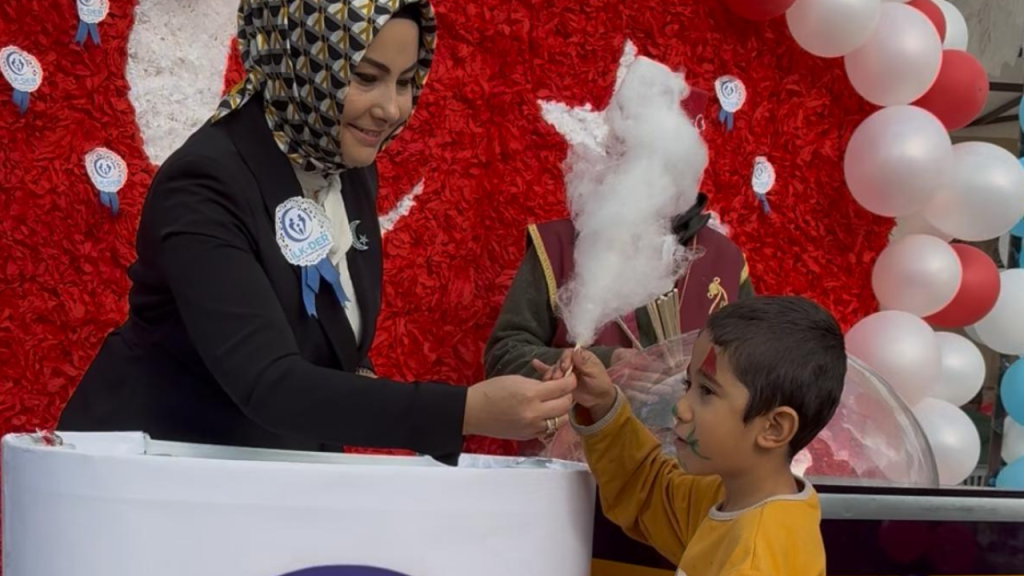 İlk-Der’den Cumhuriyet Çocuk Şenliği büyük ilgi gördü