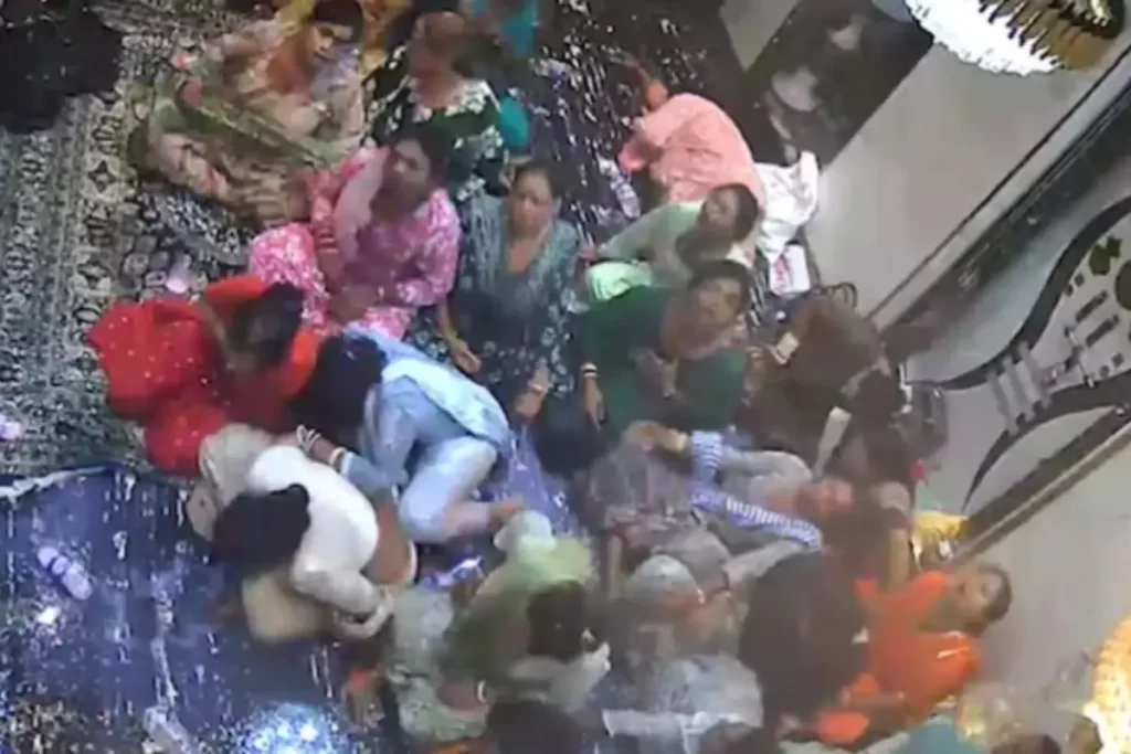 Indore’de 24 trans bireyden toplu intihar girişimi