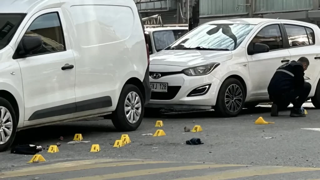 İşe giderken barışmak isteyen kadın silahlı saldırıya uğradı