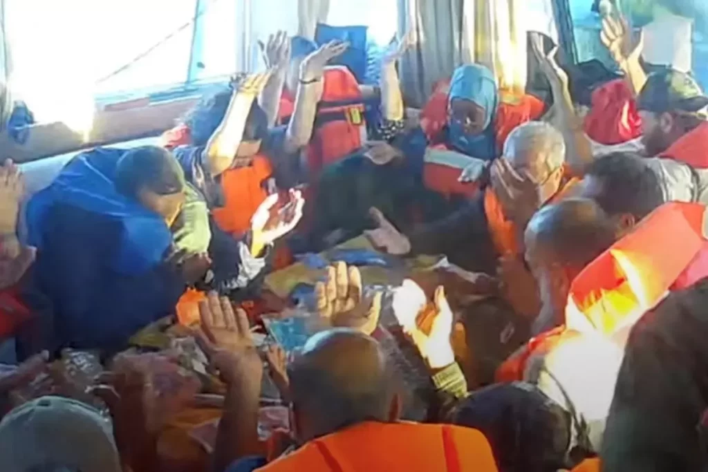 İsrail, Sumud Filosu aktivistlerini alıkoydu ve sınır dışı işlemleri başladı