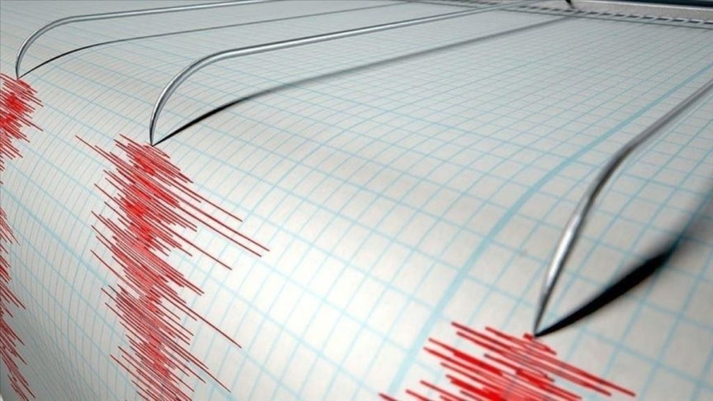 İstanbul’da deprem paniği: Vatandaşlar sokağa çıktı