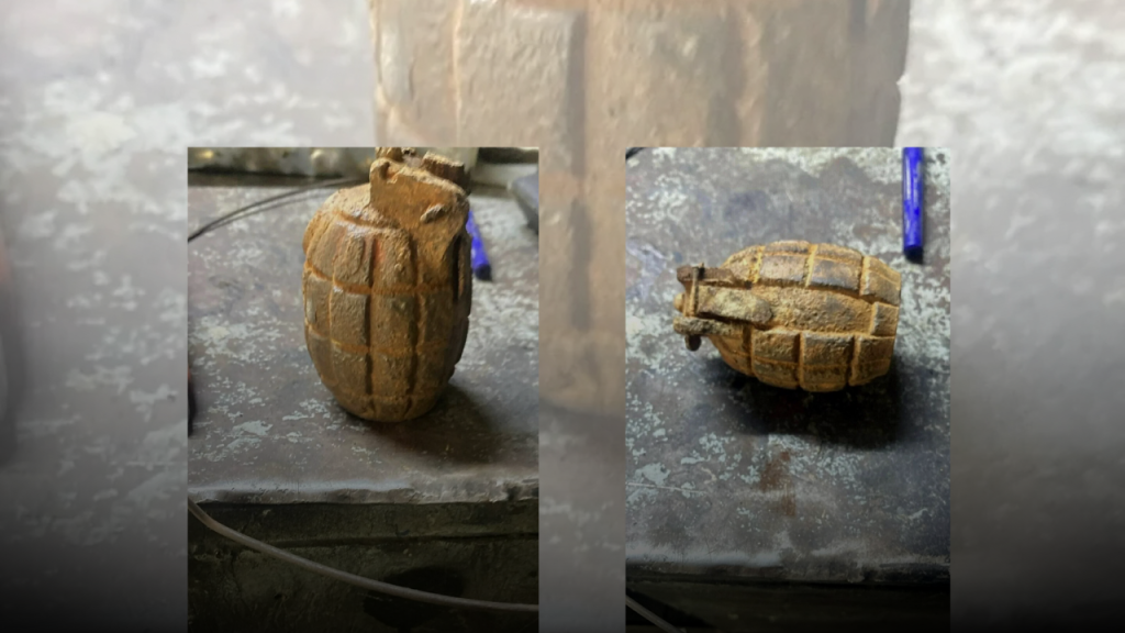 İzmir’de çocuk el bombası buldu, polis olay yerine sevk edildi