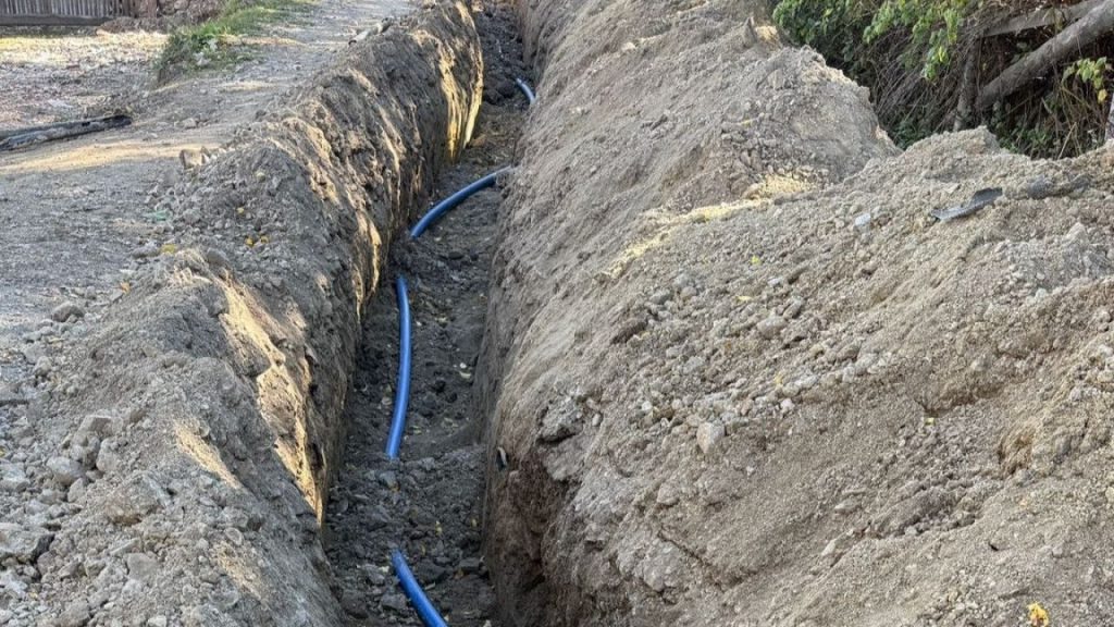 Koyulhisar’da İçme Suyu Şebeke Onarımı ve Yol Yapımı