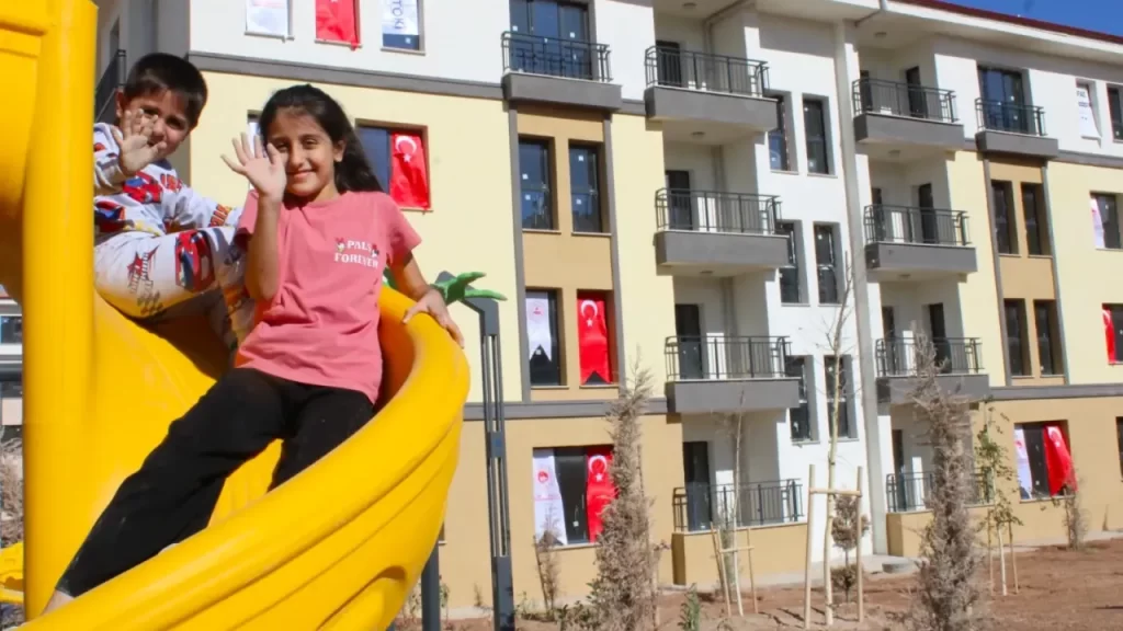 Malatya’da 1130 konutun anahtarları hak sahiplerine teslim edildi