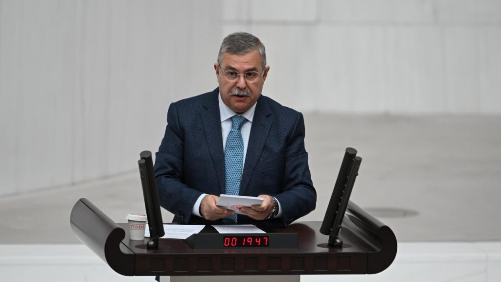 Maviş: ‘Cumhuriyeti korumak CHP’nin görevi değil!’