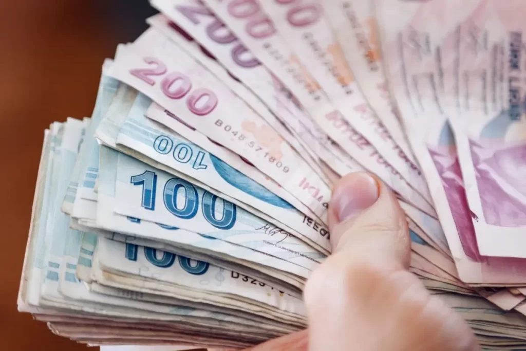 Milyonlarca emekli ve çalışan yeni yılı zamlarla karşılayacak