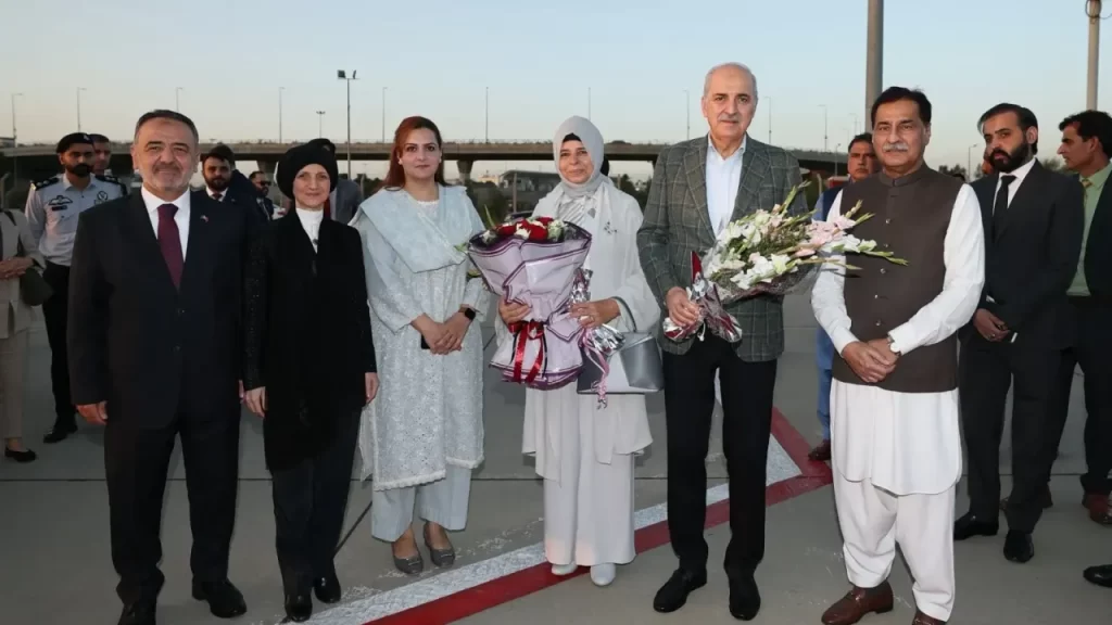 Numan Kurtulmuş, Pakistan’da Azerbaycan, Pakistan ve Türkiye Zirvesine Katıldı