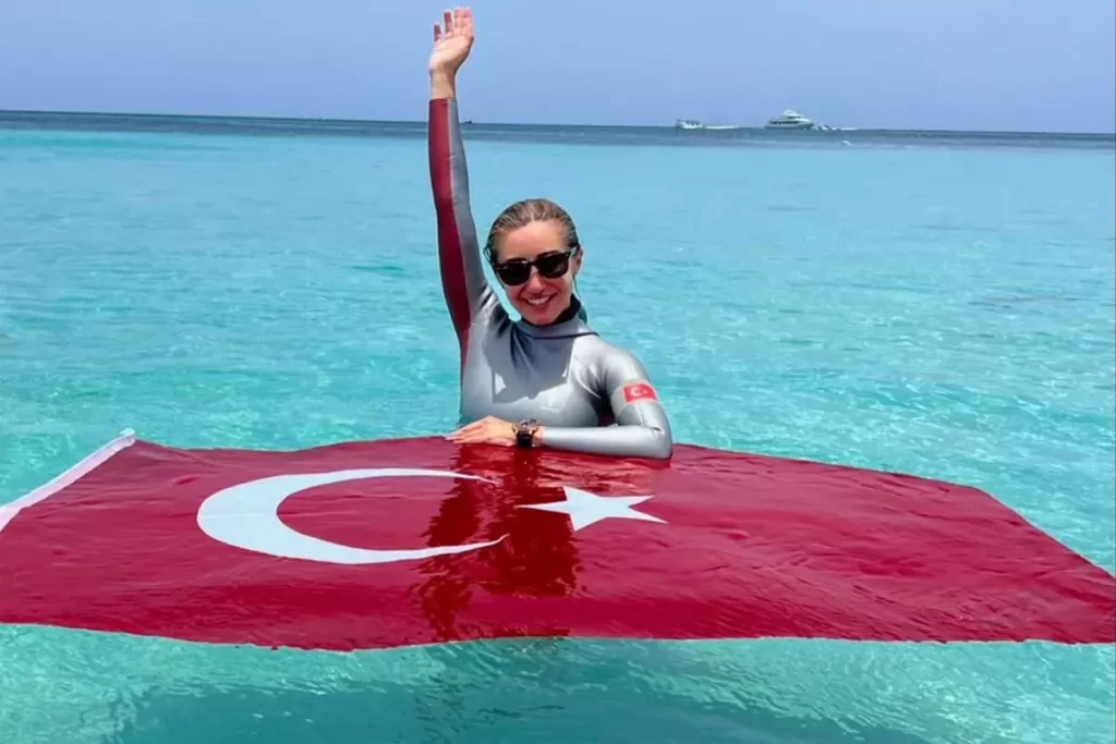 Şahika Ercümen, Kaş’ta yeni Dünya Rekoru için hazırlanıyor