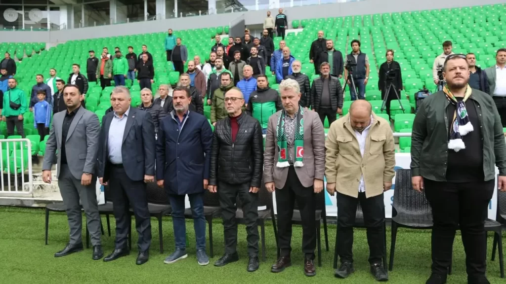 Sakaryaspor’un Olağanüstü Genel Kurulu Yapıldı, Mevcut Yönetim Görevde