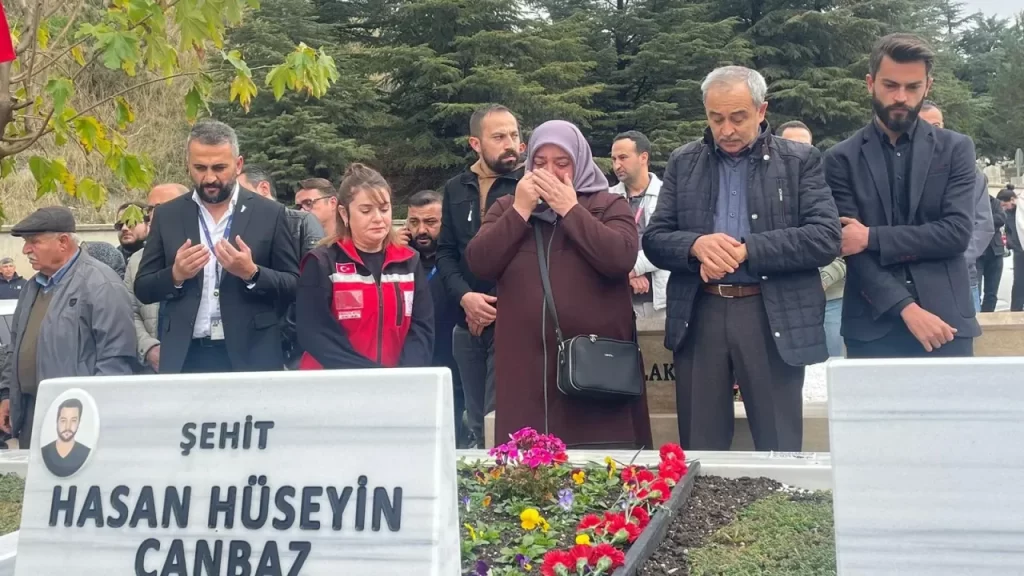 Şehitler İçin Anma Törenleri Düzenlendi ve Dualar Edildi