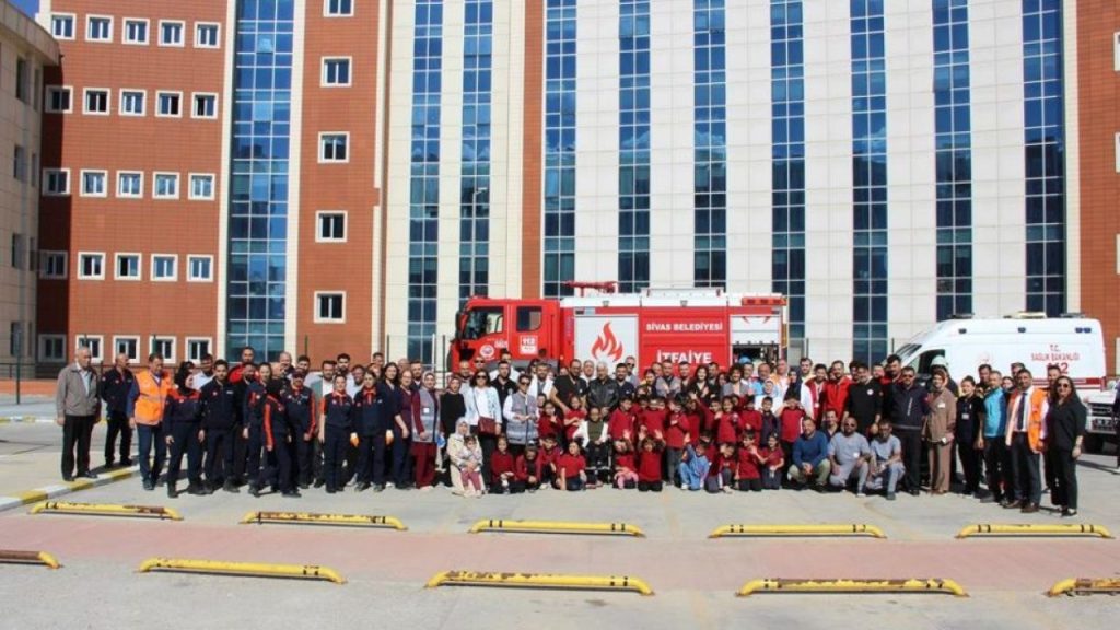 Sivas Numune Hastanesi’nde Afet ve Acil Durum Tatbikatı gerçeği aratmadı