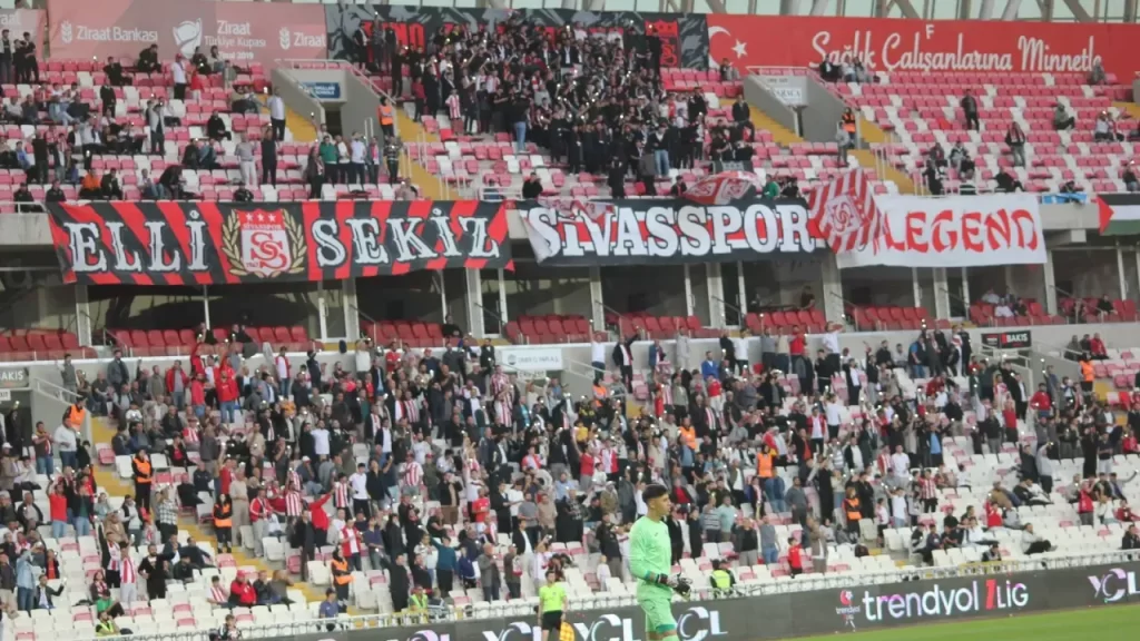 Sivasspor, 9. haftada Serik Spor A.Ş. karşısında galibiyet hedefliyor