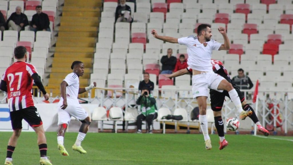 Sivasspor-Hatayspor Mücadelesinde Gollü Heyecan