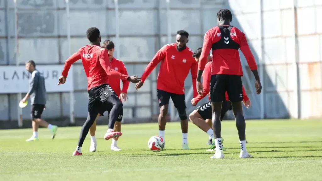 Sivasspor, Keçiörengücü Maçı İçin Son Hazırlığını Yaptı