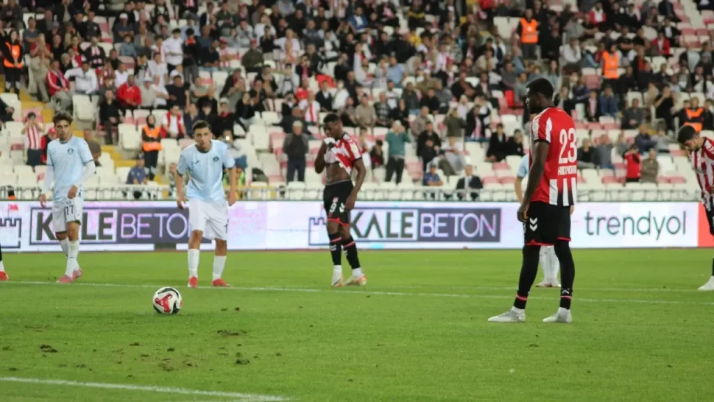 Sivasspor ve Hatayspor arasında önemli karşılaşma heyecanı