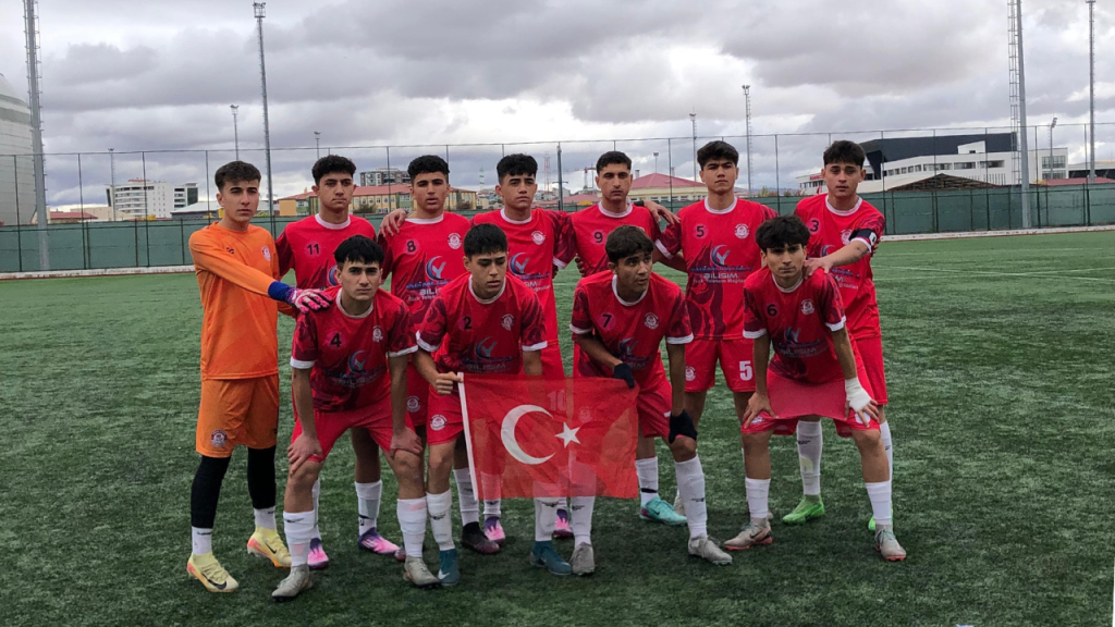 Sivas’ta Cumhuriyet Bayramı coşkusuyla sahnelendi