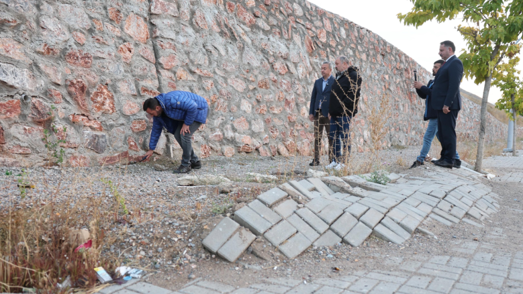 Sivas’ta Heyelan Tehlikesi Bilge Kağan Caddesi’nde önleniyor