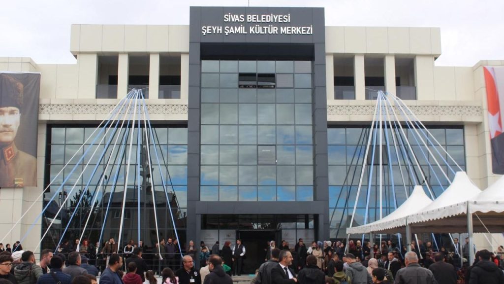 Sivas’ta Şeyh Şamil Mahallesi’nde yeni sağlık, kültür ve spor merkezi açıldı