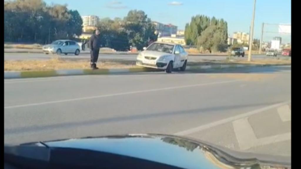 Sivas’ta Trafik Kazası: 2 Otomobil Çarpıştı