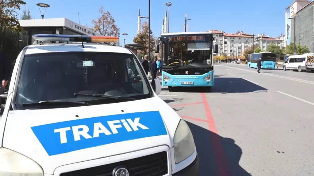 Sivas’ta Zabıta Ekipleri Toplu Taşıma Denetimlerini Sürdürüyor