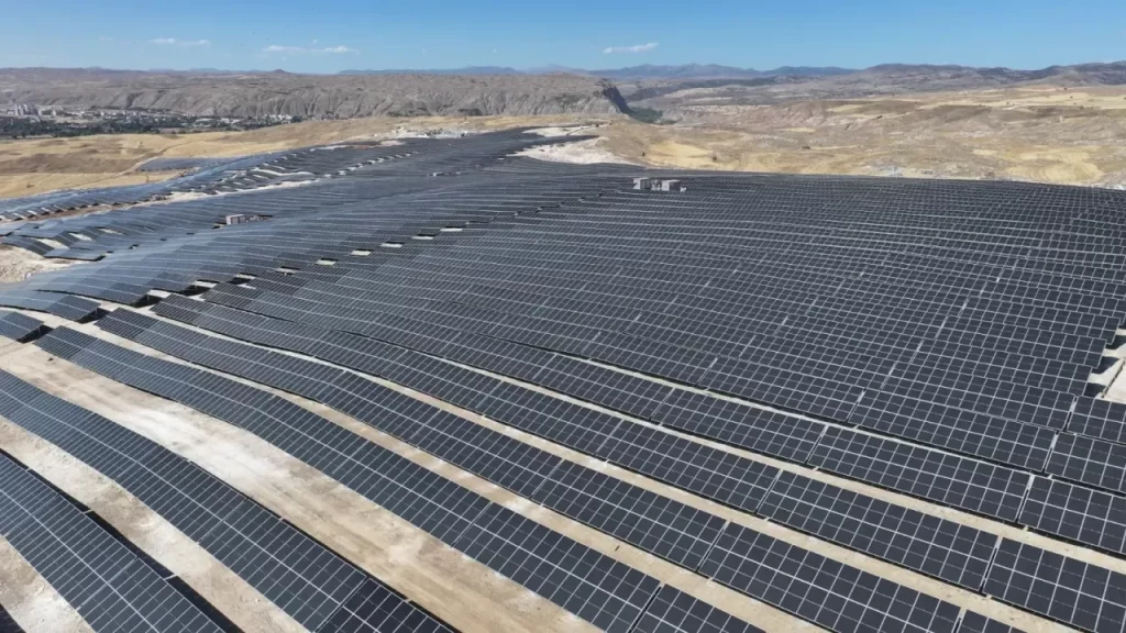 Sivas’taki Güneş Enerji Santrali Hizmete Alındı