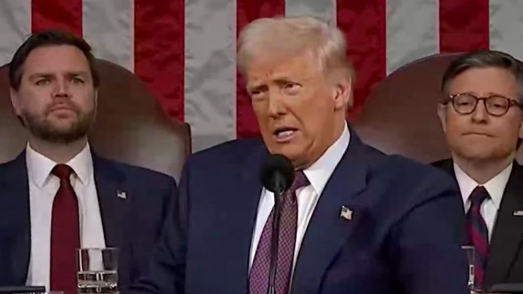 Trump Gazze’de Ateşkesin Devam Ettiğini Söyledi