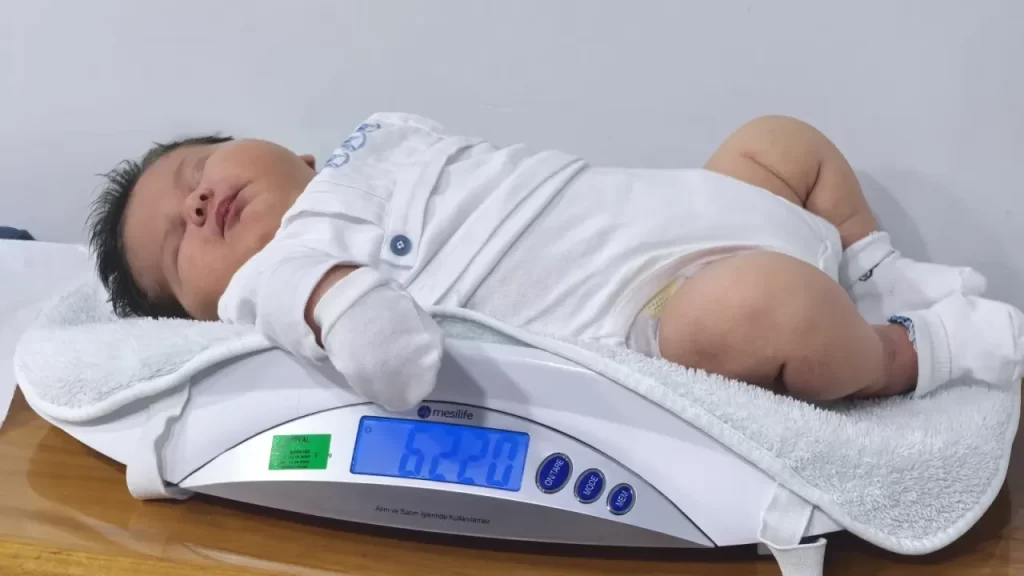 Türkiye’nin En Büyük Bebekleri Arasında 6 Kilo 220 Gramla Rekor