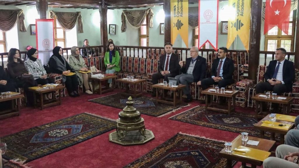 Yavuz Bülent Bâkiler İçin Düşünce ve Duygu Günlüğü Konuşuldu