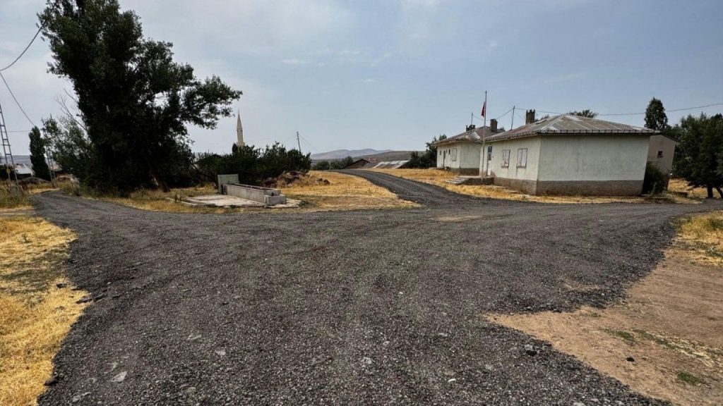 Yıldızeli’nde 1 km stabilize yol yapımı tamamlandı